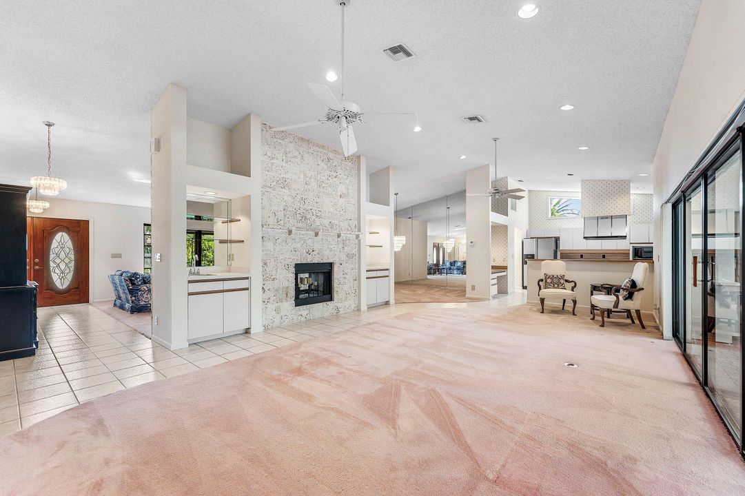 Под контрактом: $1,325,000 (4 спален, 2 ванн, 2845 Квадратных фут)