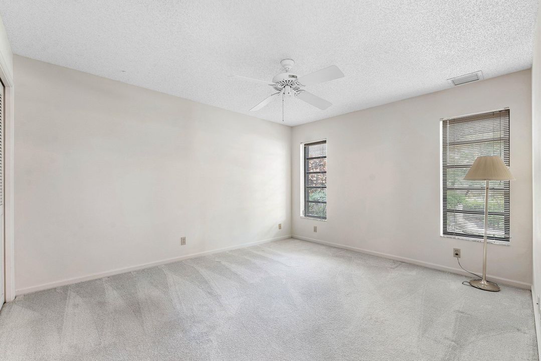 Под контрактом: $1,325,000 (4 спален, 2 ванн, 2845 Квадратных фут)