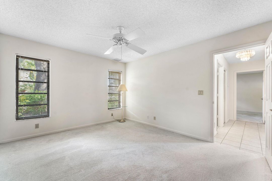 Под контрактом: $1,325,000 (4 спален, 2 ванн, 2845 Квадратных фут)