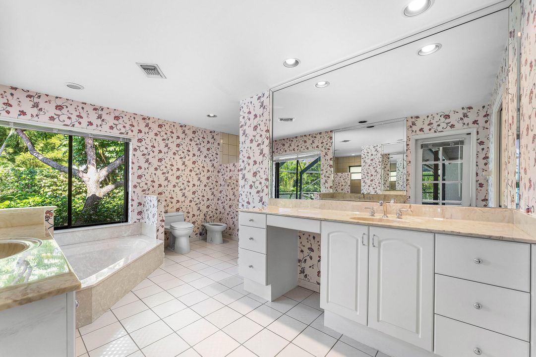 Под контрактом: $1,325,000 (4 спален, 2 ванн, 2845 Квадратных фут)