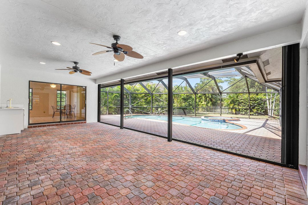 Под контрактом: $1,325,000 (4 спален, 2 ванн, 2845 Квадратных фут)