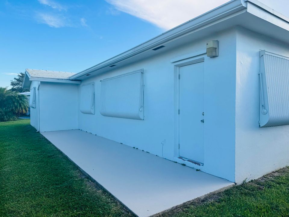 Active With Contract: $2,500 (2 beds, 2 baths, 1428 Square Feet)