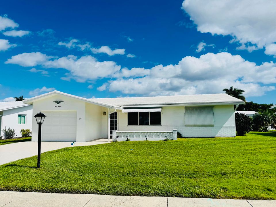 Active With Contract: $2,500 (2 beds, 2 baths, 1428 Square Feet)