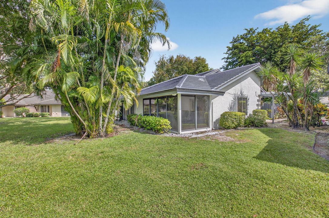 合同活跃: $283,500 (3 贝兹, 2 浴室, 1597 平方英尺)