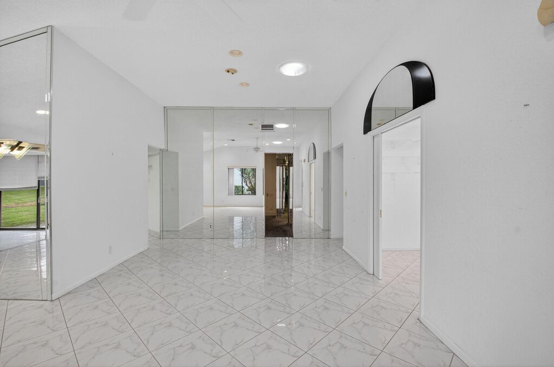 合同活跃: $283,500 (3 贝兹, 2 浴室, 1597 平方英尺)