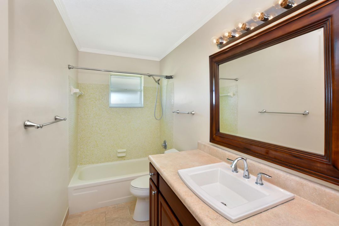 Active With Contract: $299,000 (2 beds, 2 baths, 1428 Square Feet)