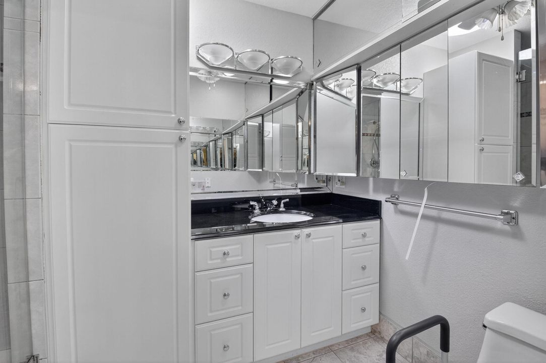 合同活跃: $283,500 (3 贝兹, 2 浴室, 1597 平方英尺)