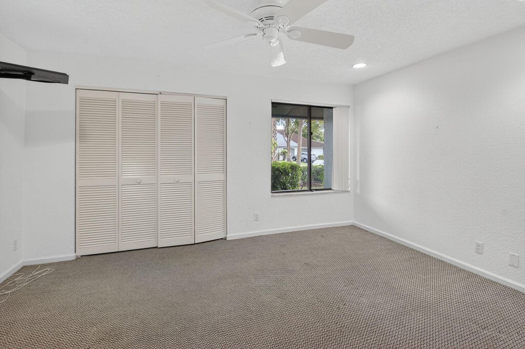 合同活跃: $283,500 (3 贝兹, 2 浴室, 1597 平方英尺)