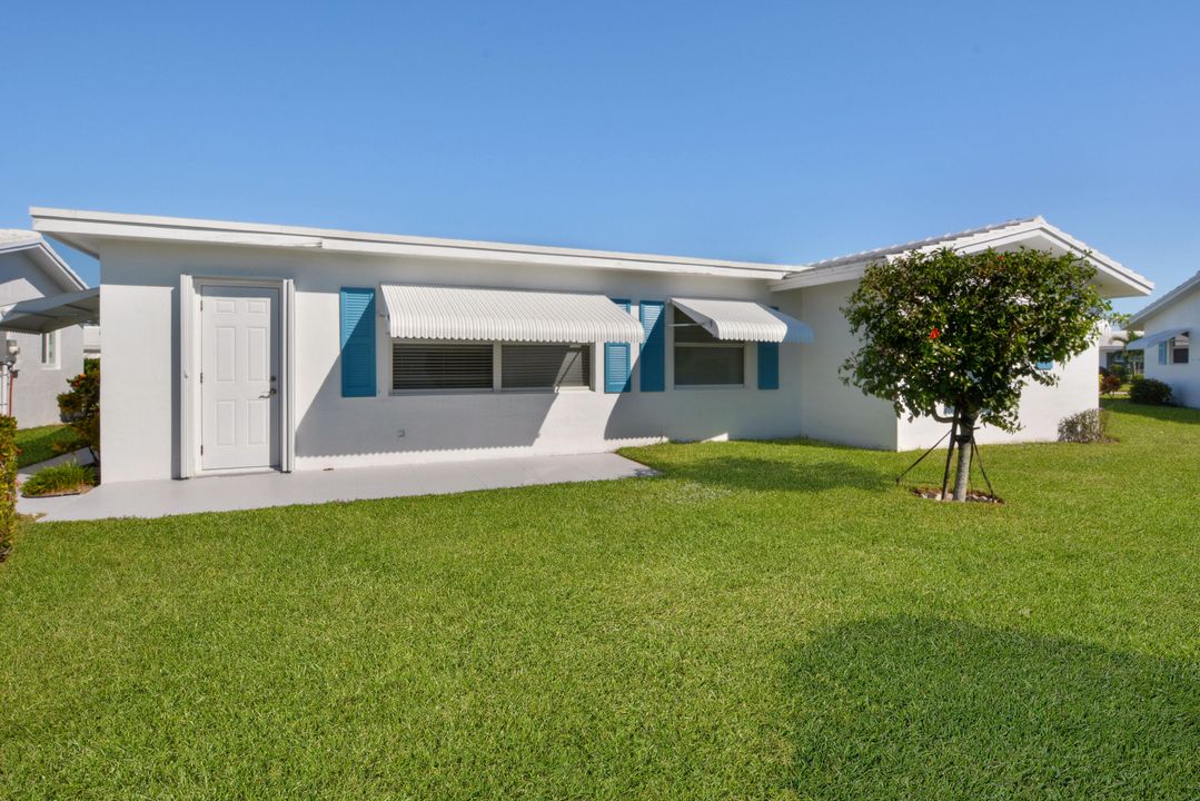 Active With Contract: $299,000 (2 beds, 2 baths, 1428 Square Feet)