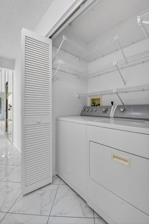 合同活跃: $283,500 (3 贝兹, 2 浴室, 1597 平方英尺)