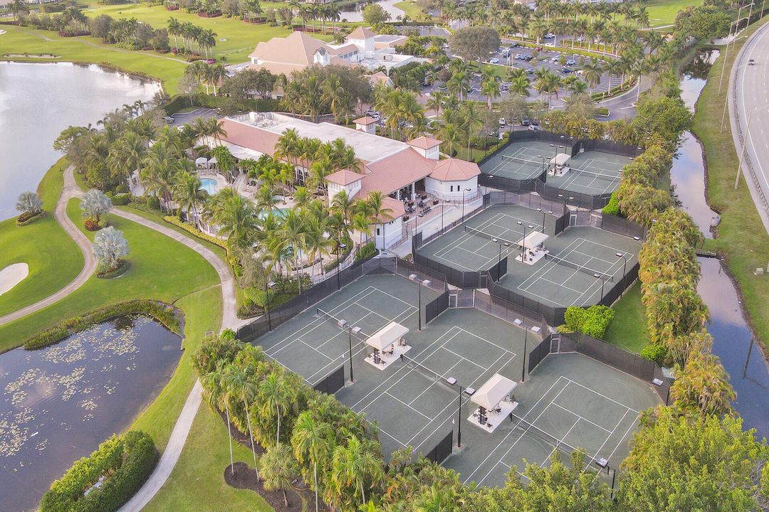 En Venta: $225,000 (2 camas, 2 baños, 1831 Pies cuadrados)