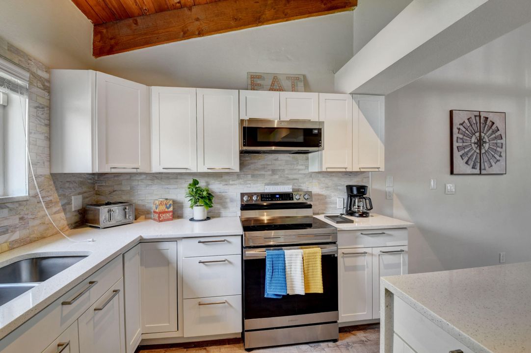 待售: $799,000 (3 贝兹, 2 浴室, 1655 平方英尺)