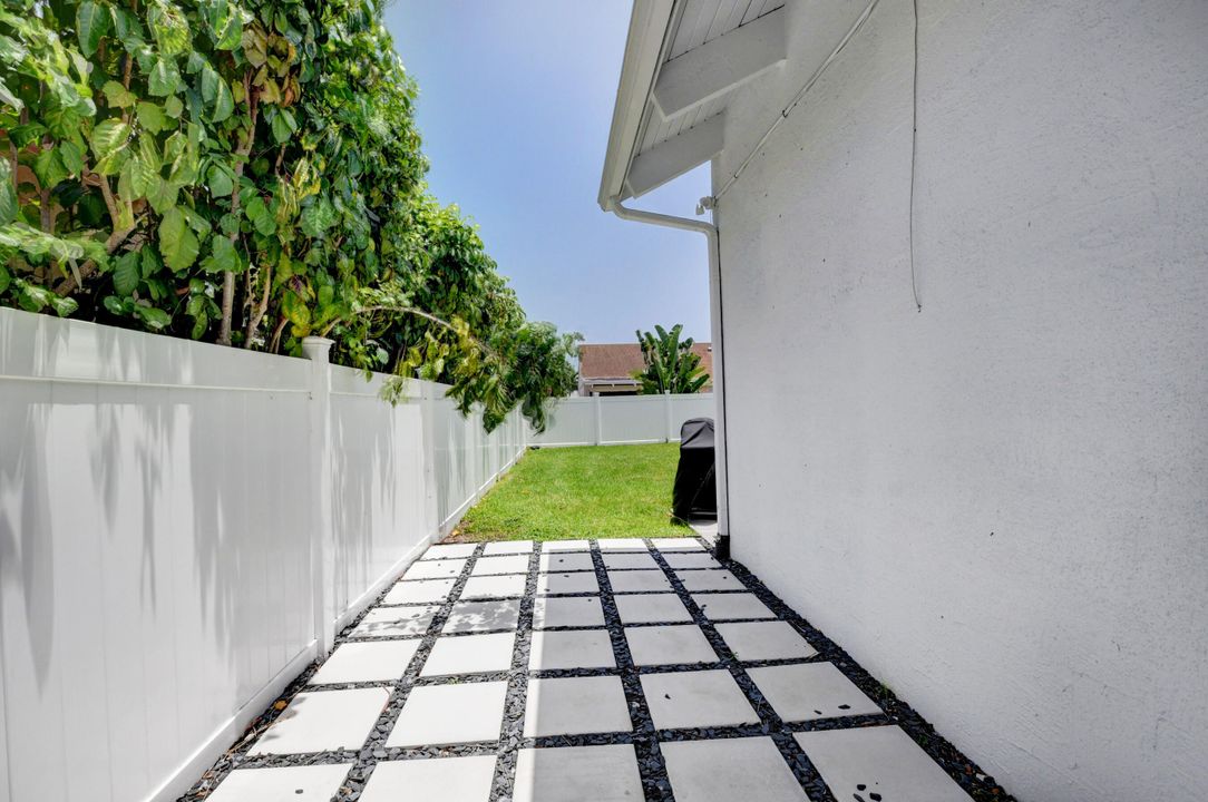 待售: $799,000 (3 贝兹, 2 浴室, 1655 平方英尺)