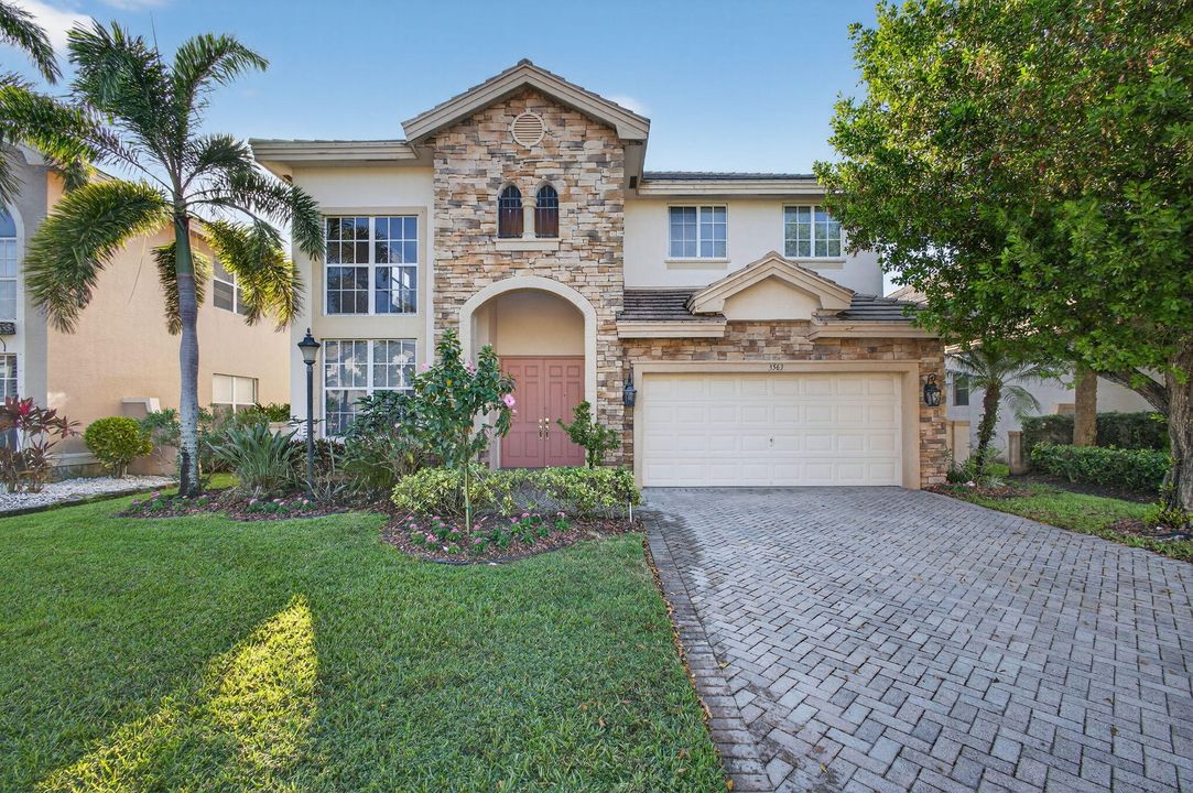 For Sale: $950,000 (5 beds, 3 baths, 3466 Square Feet)