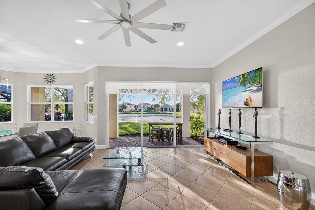 For Sale: $950,000 (5 beds, 3 baths, 3466 Square Feet)