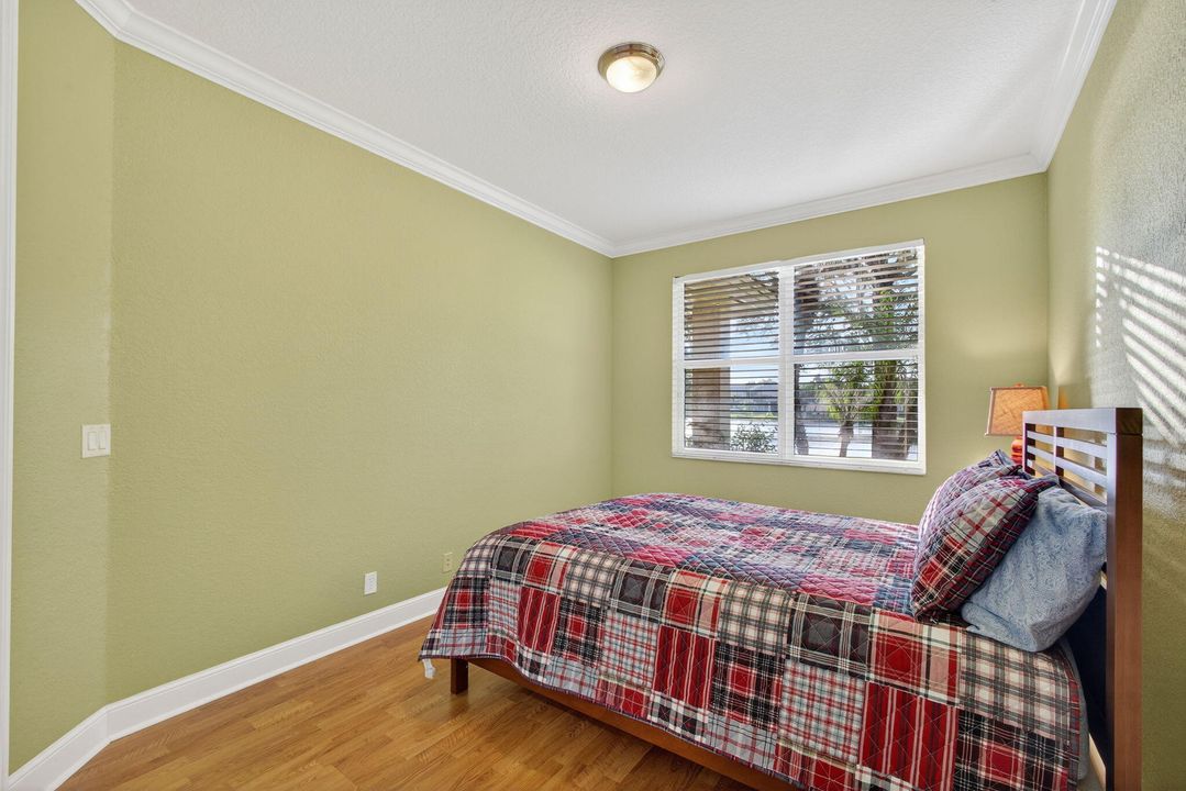 For Sale: $950,000 (5 beds, 3 baths, 3466 Square Feet)