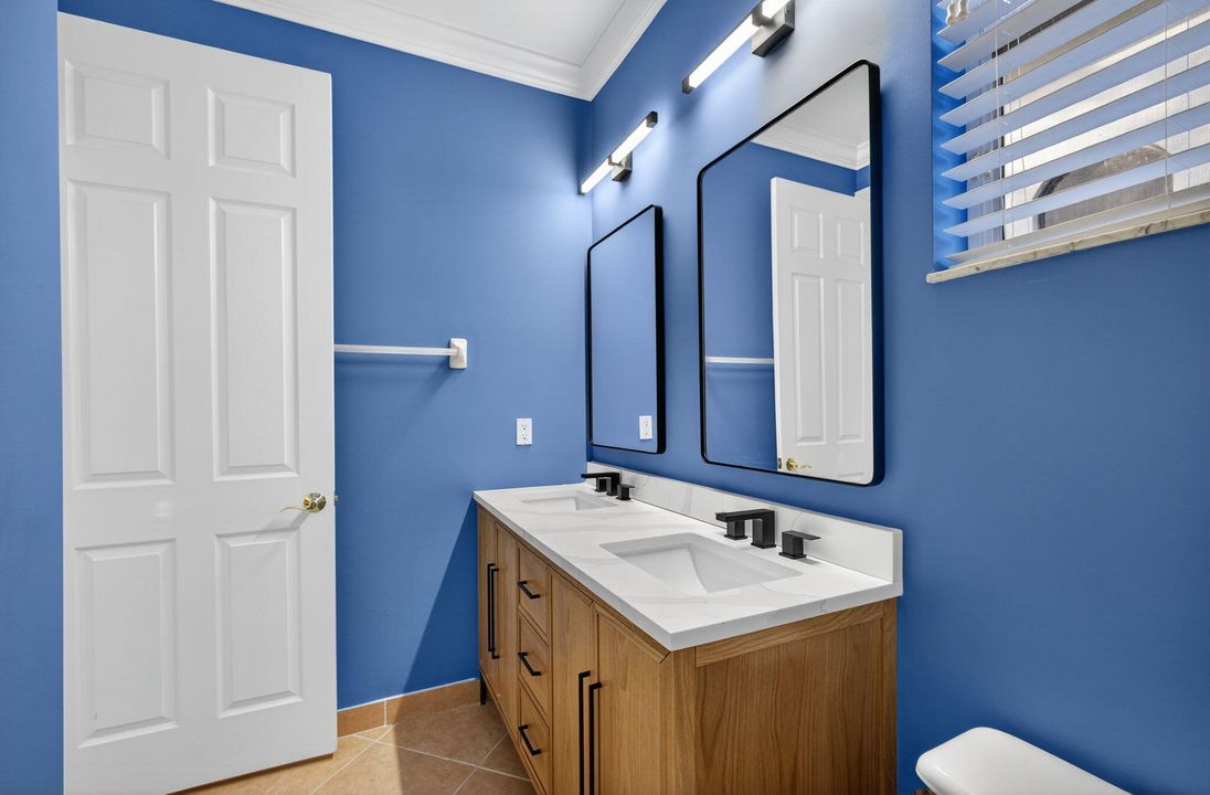 For Sale: $950,000 (5 beds, 3 baths, 3466 Square Feet)