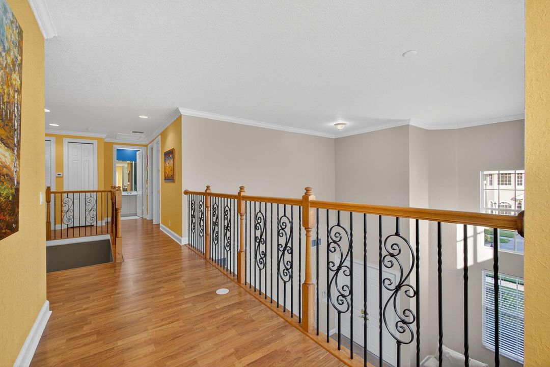 For Sale: $950,000 (5 beds, 3 baths, 3466 Square Feet)