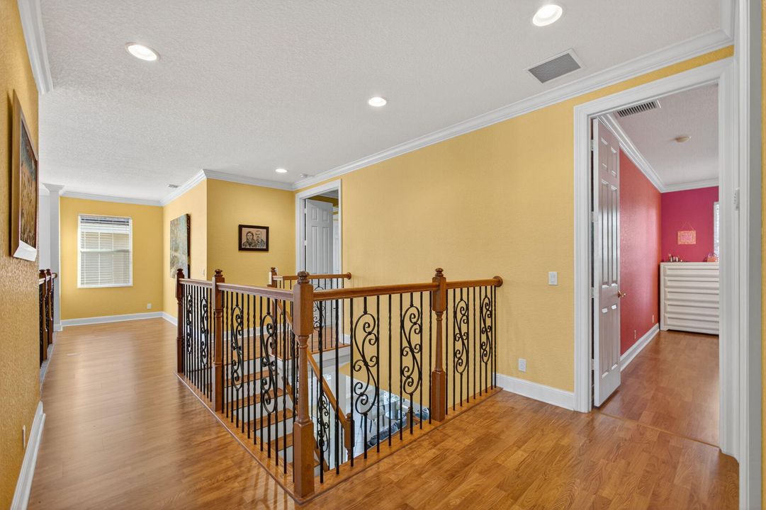 For Sale: $950,000 (5 beds, 3 baths, 3466 Square Feet)