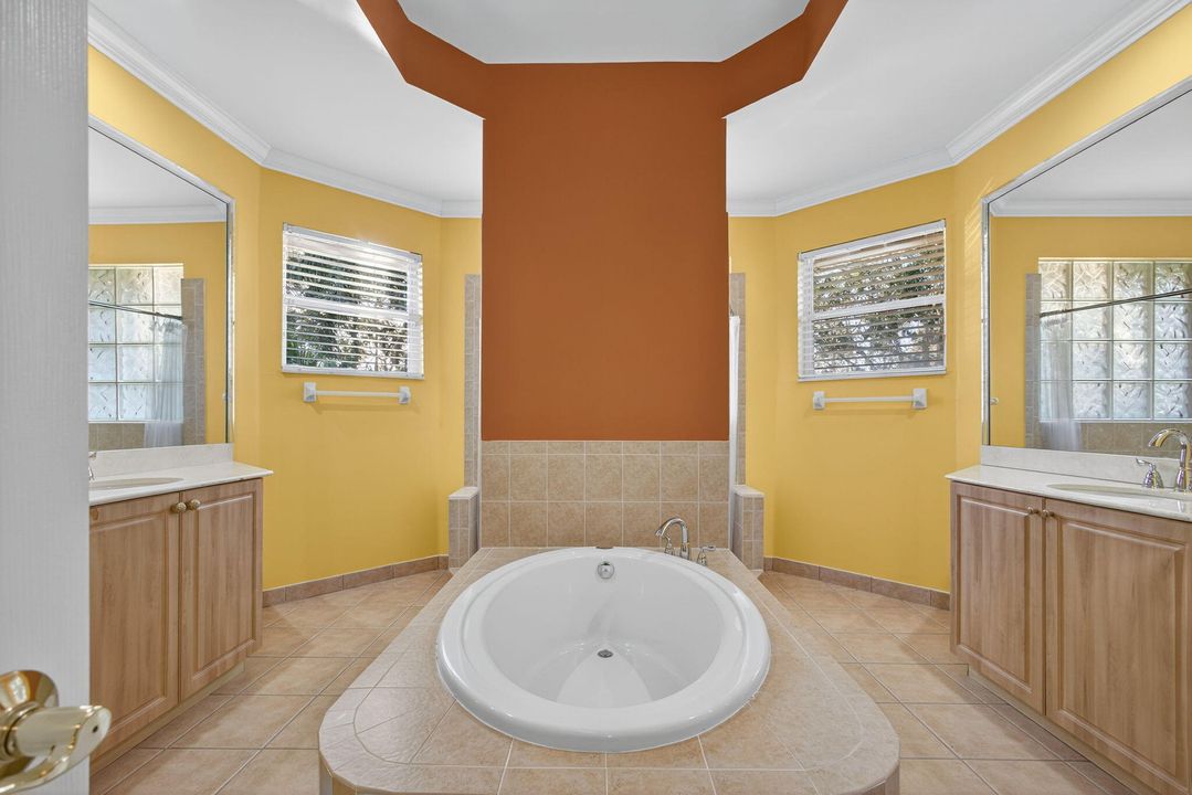 For Sale: $950,000 (5 beds, 3 baths, 3466 Square Feet)