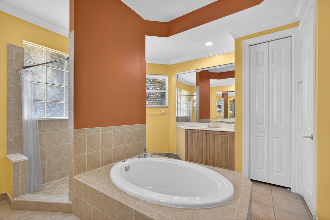 For Sale: $950,000 (5 beds, 3 baths, 3466 Square Feet)