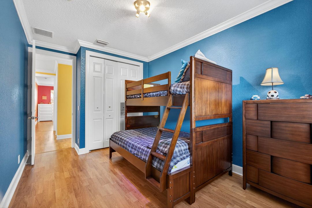 For Sale: $950,000 (5 beds, 3 baths, 3466 Square Feet)