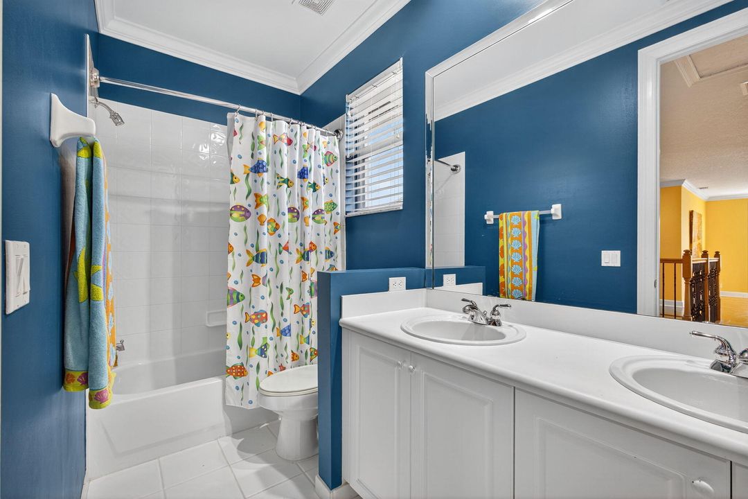 For Sale: $950,000 (5 beds, 3 baths, 3466 Square Feet)