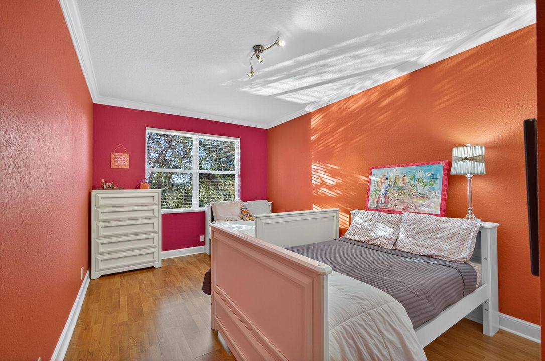 For Sale: $950,000 (5 beds, 3 baths, 3466 Square Feet)