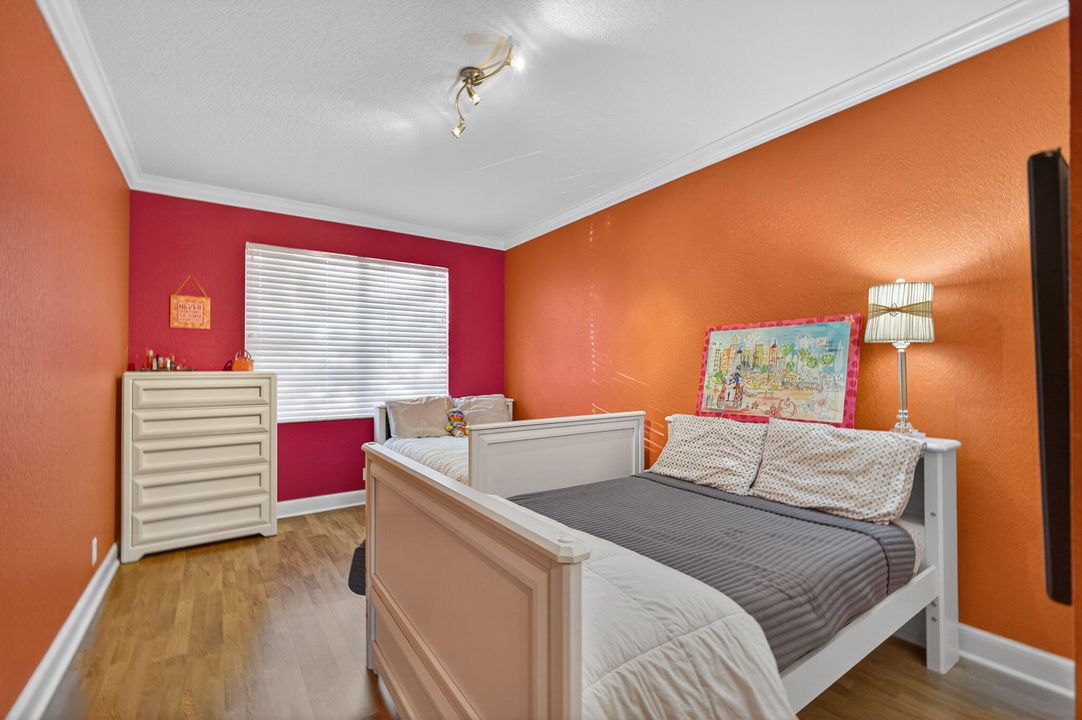 For Sale: $950,000 (5 beds, 3 baths, 3466 Square Feet)