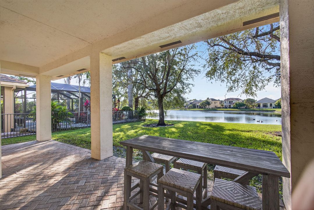 For Sale: $950,000 (5 beds, 3 baths, 3466 Square Feet)