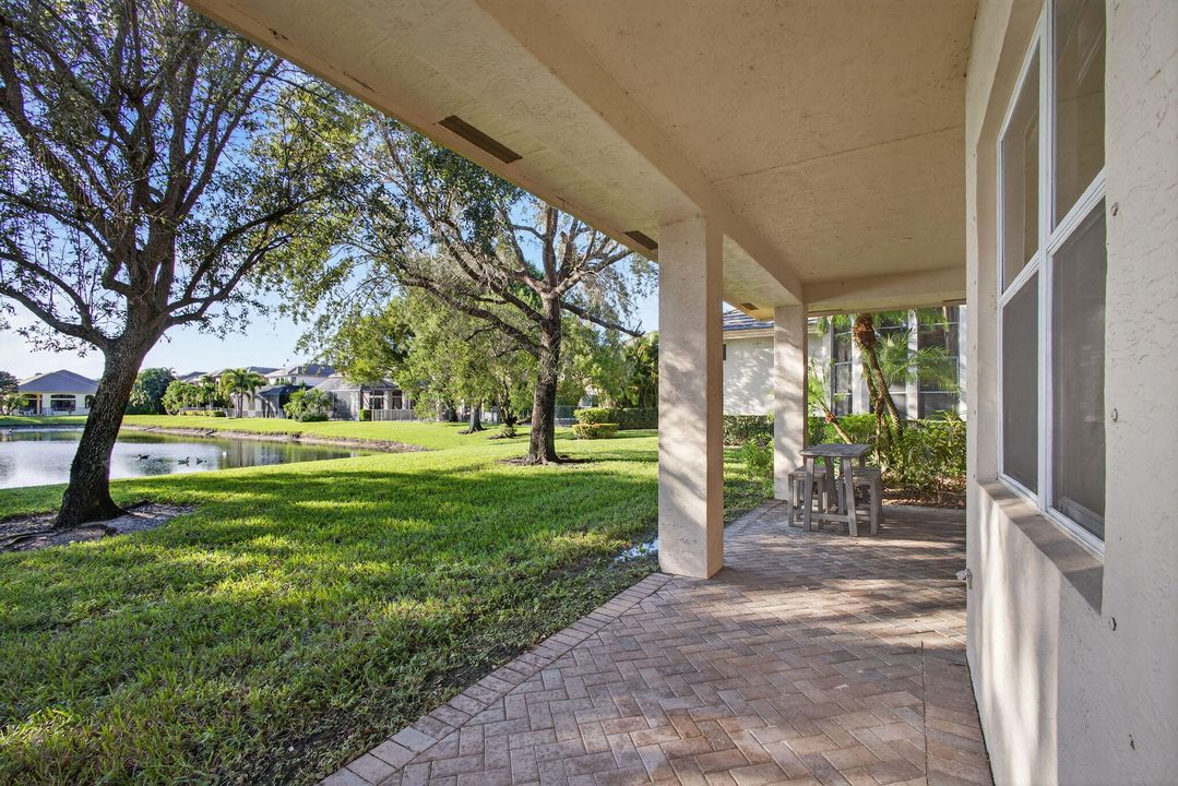 For Sale: $950,000 (5 beds, 3 baths, 3466 Square Feet)