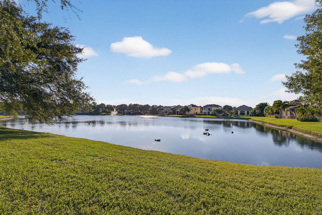 For Sale: $950,000 (5 beds, 3 baths, 3466 Square Feet)