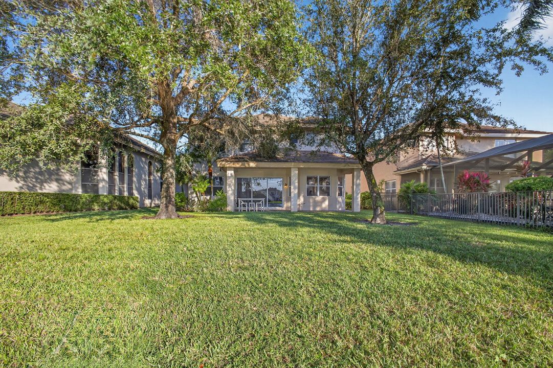 For Sale: $950,000 (5 beds, 3 baths, 3466 Square Feet)