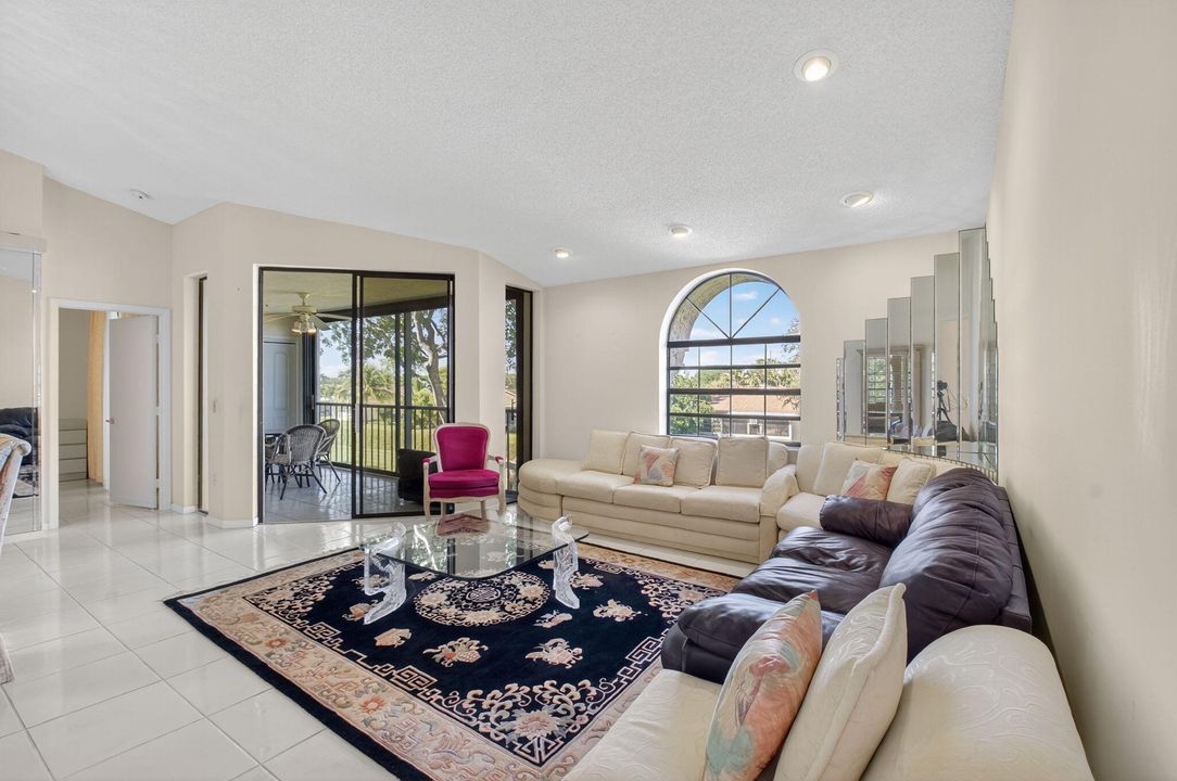 Active With Contract: $220,000 (3 beds, 2 baths, 1657 Square Feet)