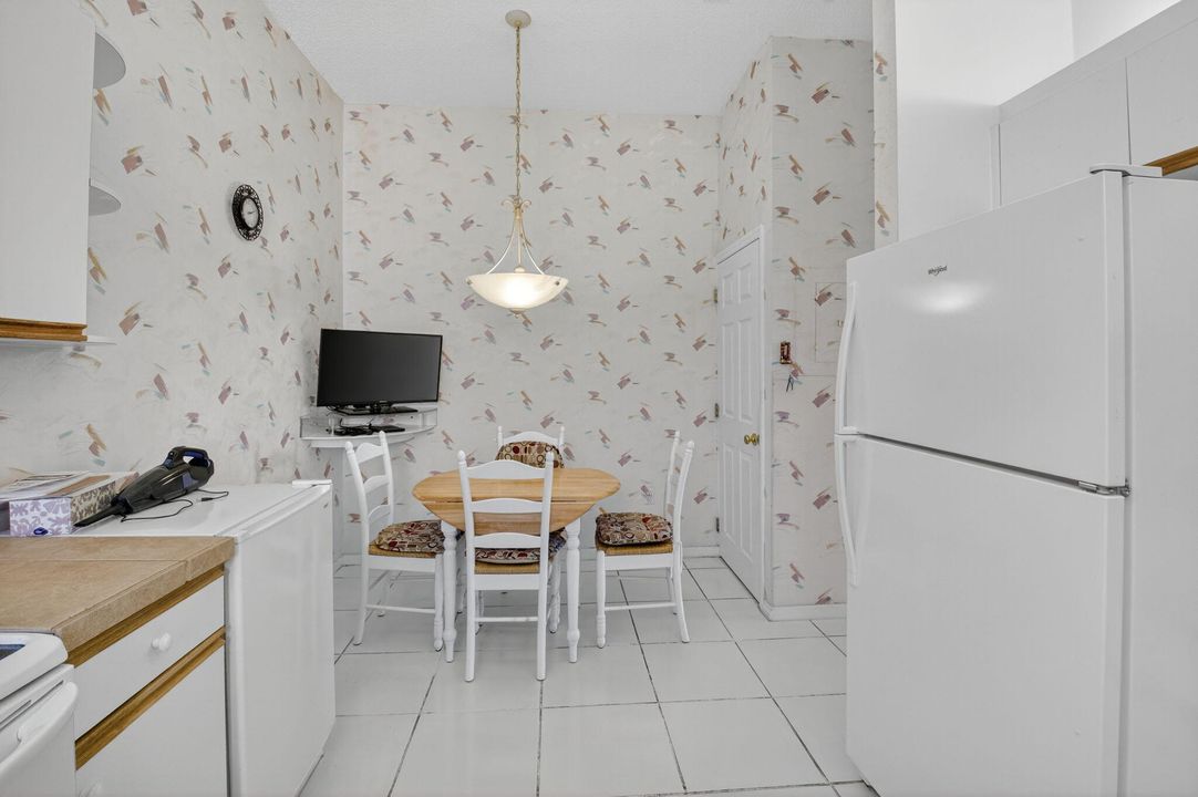 Active With Contract: $220,000 (3 beds, 2 baths, 1657 Square Feet)