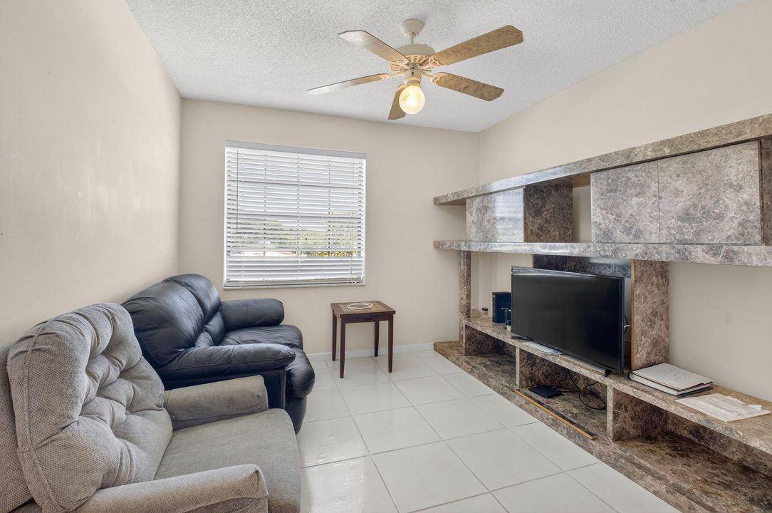 Active With Contract: $220,000 (3 beds, 2 baths, 1657 Square Feet)