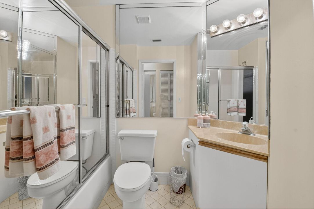 Active With Contract: $220,000 (3 beds, 2 baths, 1657 Square Feet)