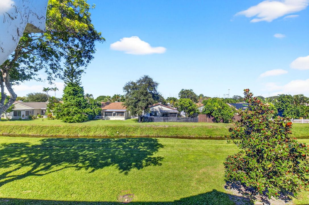 Active With Contract: $220,000 (3 beds, 2 baths, 1657 Square Feet)