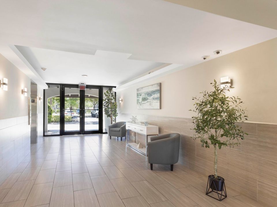 Active With Contract: $5,000 (2 beds, 2 baths, 1272 Square Feet)