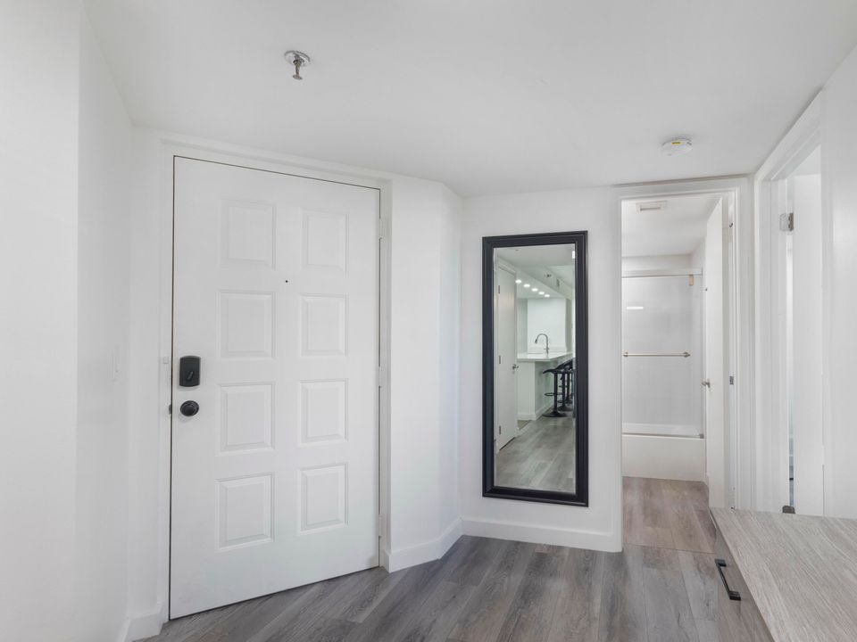 Active With Contract: $5,000 (2 beds, 2 baths, 1272 Square Feet)