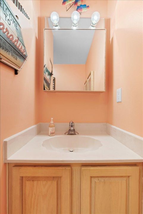 На продажу: $154,900 (2 спален, 2 ванн, 1000 Квадратных фут)