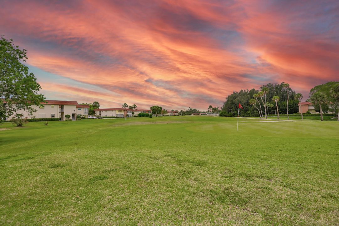 На продажу: $154,900 (2 спален, 2 ванн, 1000 Квадратных фут)