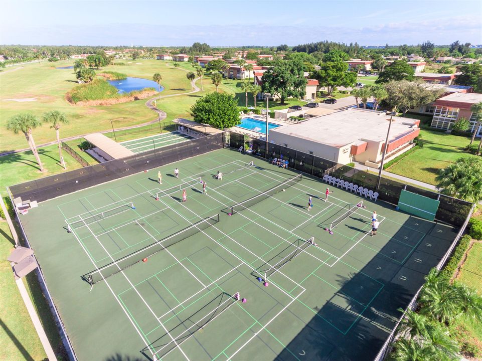 На продажу: $154,900 (2 спален, 2 ванн, 1000 Квадратных фут)