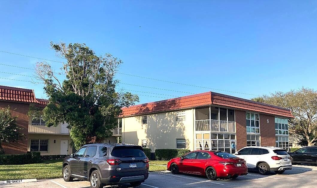 На продажу: $154,900 (2 спален, 2 ванн, 1000 Квадратных фут)