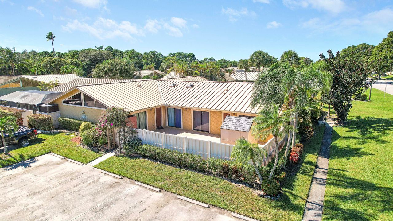 Active With Contract: $350,000 (3 beds, 2 baths, 1276 Square Feet)