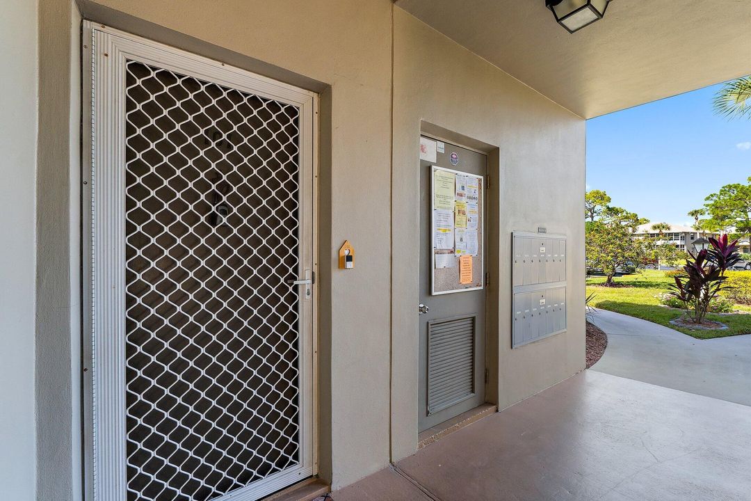 For Rent: $2,200 (2 beds, 2 baths, 1170 Square Feet)