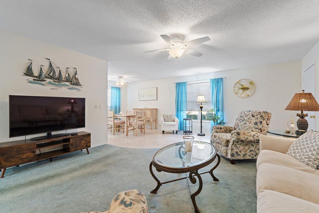 For Rent: $2,200 (2 beds, 2 baths, 1170 Square Feet)