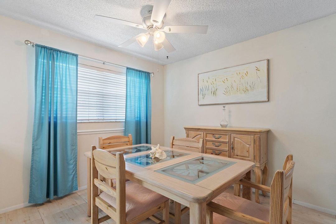 For Rent: $2,200 (2 beds, 2 baths, 1170 Square Feet)