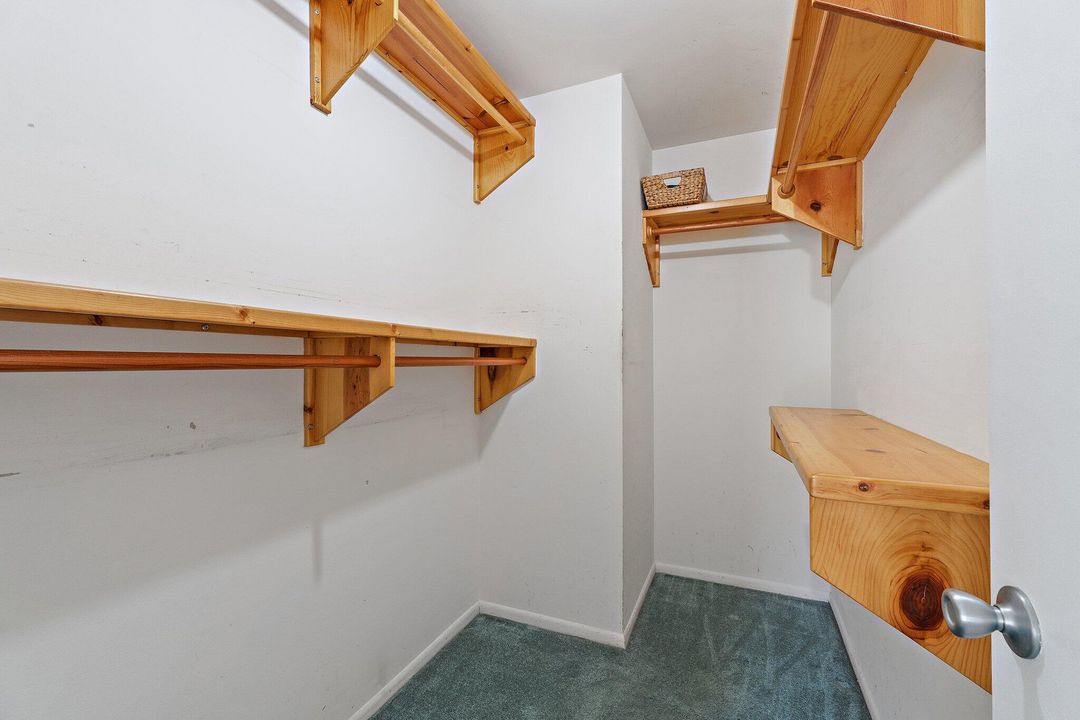 For Rent: $2,200 (2 beds, 2 baths, 1170 Square Feet)