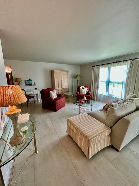 В аренду: $2,300 (2 спален, 2 ванн, 1186 Квадратных фут)